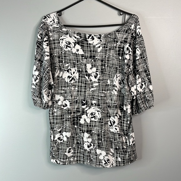 Susan Lawrence Printed Surplice Pullover Top Black White Half Sleeve Stretch 2X - Picture 6 of 10